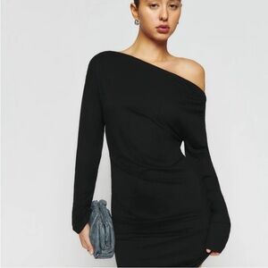 NWT Reformation Eveline Dress classic off the shoulder size small